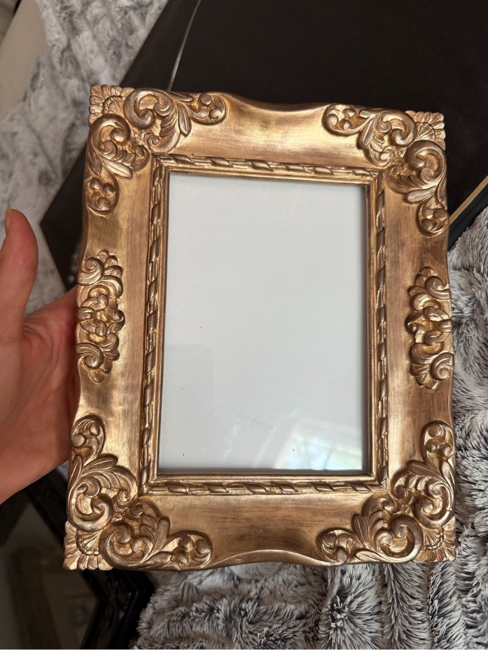 Ornate Decorative Picture Frame in Metallic Gold